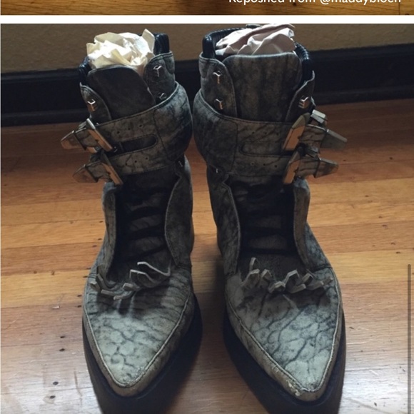 Alexander Wang Suede Boot - Picture 2 of 8